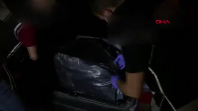 Durdurulan araçta 4 bin adet kaçak sigara ele geçirildi